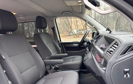 Volkswagen Multivan T6 рестайлинг, 2019 год, 5 300 000 рублей, 10 фотография