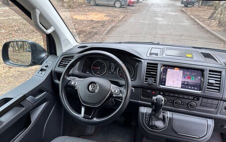 Volkswagen Multivan T6 рестайлинг, 2019 год, 5 300 000 рублей, 9 фотография