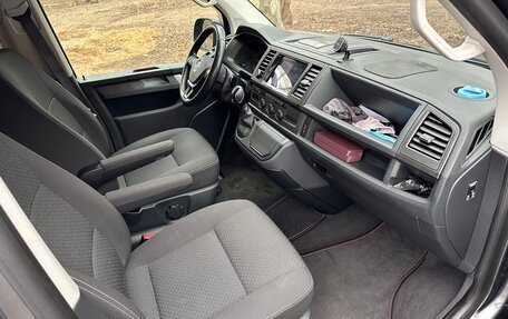 Volkswagen Multivan T6 рестайлинг, 2019 год, 5 300 000 рублей, 13 фотография