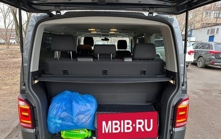 Volkswagen Multivan T6 рестайлинг, 2019 год, 5 300 000 рублей, 21 фотография