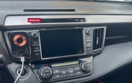 Toyota RAV4, 2018 год, 2 750 000 рублей, 10 фотография