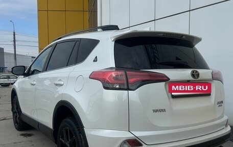 Toyota RAV4, 2018 год, 2 750 000 рублей, 11 фотография
