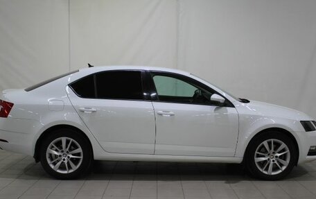 Skoda Octavia, 2017 год, 1 850 000 рублей, 6 фотография