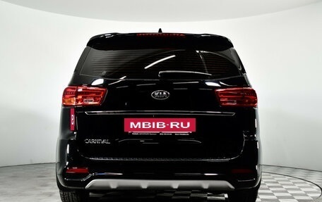 KIA Carnival III, 2018 год, 2 289 898 рублей, 6 фотография