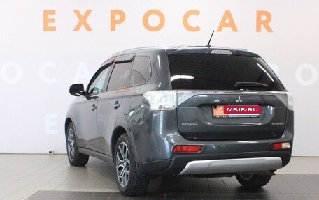 Mitsubishi Outlander III рестайлинг 3, 2014 год, 1 560 000 рублей, 7 фотография
