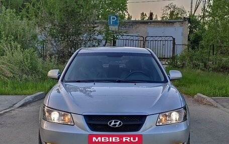 Hyundai Sonata VI, 2005 год, 940 000 рублей, 2 фотография