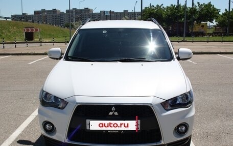 Mitsubishi Outlander III рестайлинг 3, 2011 год, 1 450 000 рублей, 3 фотография