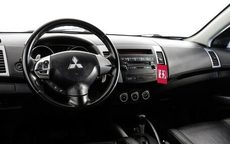 Mitsubishi Outlander III рестайлинг 3, 2009 год, 949 000 рублей, 11 фотография