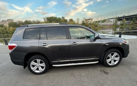 Toyota Highlander III, 2010 год, 1 680 000 рублей, 9 фотография