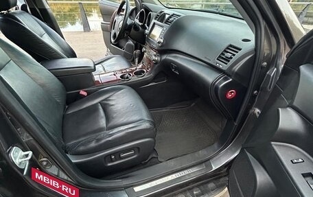 Toyota Highlander III, 2010 год, 1 680 000 рублей, 13 фотография