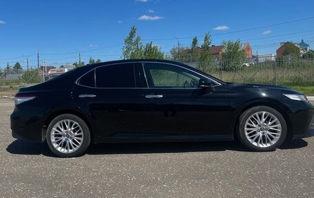 Toyota Camry, 2018 год, 2 470 000 рублей, 4 фотография
