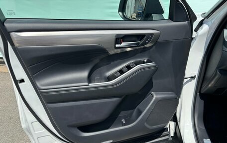 Toyota Highlander, 2025 год, 5 850 000 рублей, 31 фотография