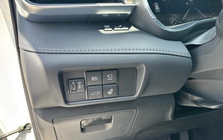 Toyota Highlander, 2025 год, 5 850 000 рублей, 27 фотография
