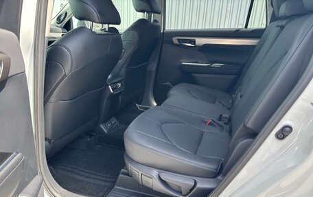 Toyota Highlander, 2025 год, 5 850 000 рублей, 30 фотография