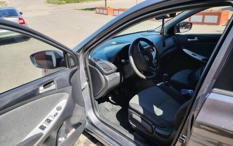 Hyundai Solaris II рестайлинг, 2012 год, 950 000 рублей, 2 фотография