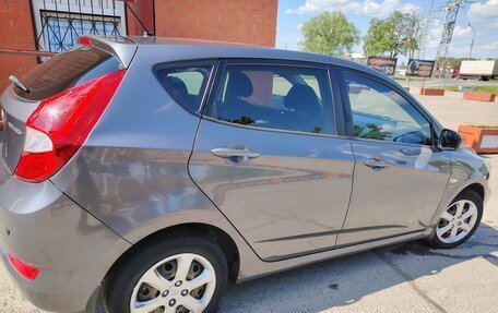Hyundai Solaris II рестайлинг, 2012 год, 950 000 рублей, 3 фотография