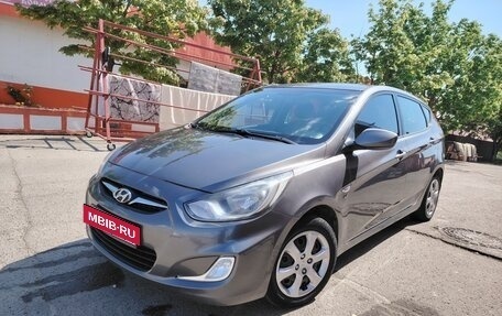 Hyundai Solaris II рестайлинг, 2012 год, 950 000 рублей, 7 фотография