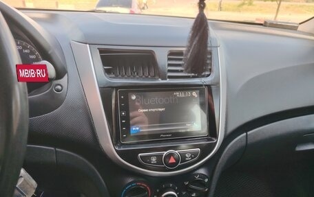 Hyundai Solaris II рестайлинг, 2012 год, 950 000 рублей, 12 фотография