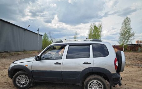 Chevrolet Niva I рестайлинг, 2010 год, 350 000 рублей, 3 фотография
