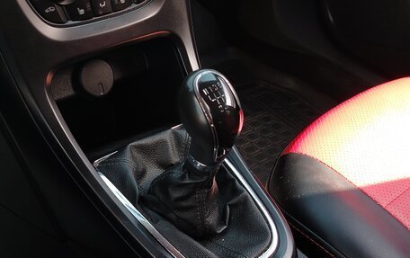 Opel Astra J, 2011 год, 571 000 рублей, 12 фотография