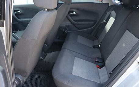Volkswagen Polo VI (EU Market), 2012 год, 600 000 рублей, 14 фотография