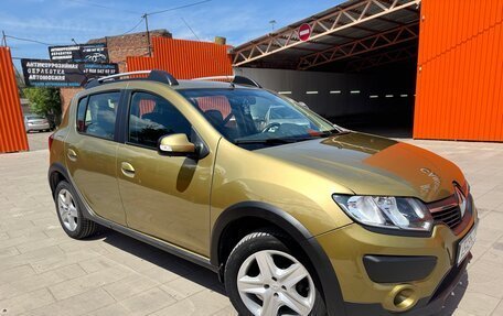 Renault Sandero II рестайлинг, 2015 год, 870 000 рублей, 2 фотография