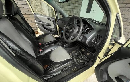Honda Jazz I рестайлинг, 2004 год, 350 000 рублей, 11 фотография