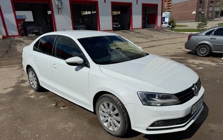 Volkswagen Jetta VI, 2016 год, 895 000 рублей, 3 фотография