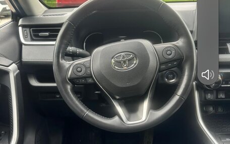 Toyota RAV4, 2021 год, 3 900 000 рублей, 3 фотография