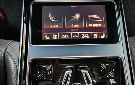 Audi A8, 2022 год, 6 390 000 рублей, 14 фотография