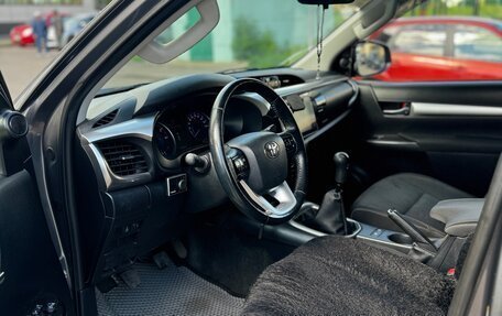 Toyota Hilux VIII, 2015 год, 2 198 000 рублей, 8 фотография