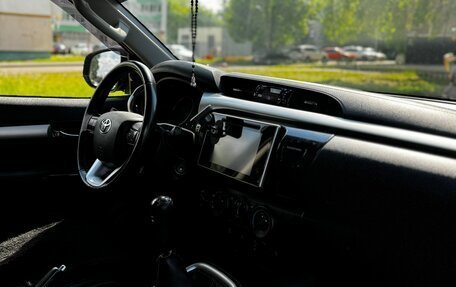 Toyota Hilux VIII, 2015 год, 2 198 000 рублей, 7 фотография