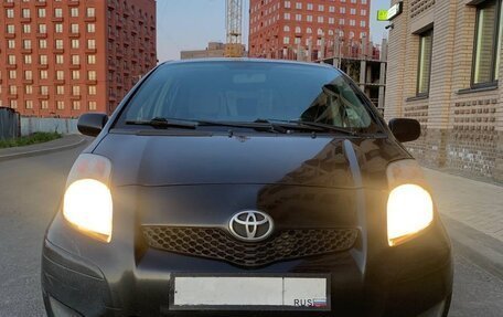Toyota Yaris III рестайлинг, 2010 год, 750 000 рублей, 5 фотография