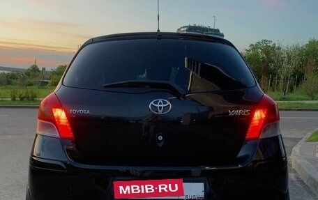Toyota Yaris III рестайлинг, 2010 год, 750 000 рублей, 14 фотография