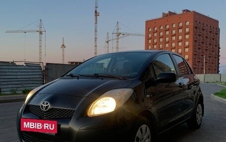 Toyota Yaris III рестайлинг, 2010 год, 750 000 рублей, 6 фотография
