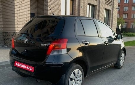 Toyota Yaris III рестайлинг, 2010 год, 750 000 рублей, 11 фотография