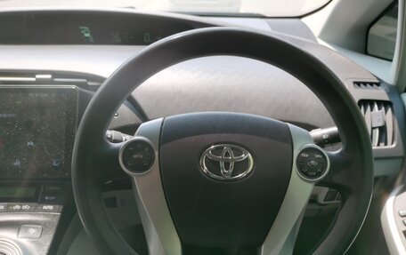 Toyota Prius, 2010 год, 1 070 000 рублей, 2 фотография