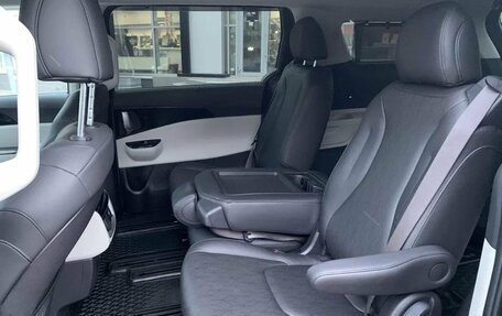KIA Carnival, 2025 год, 6 900 000 рублей, 8 фотография