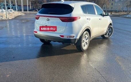 KIA Sportage IV рестайлинг, 2018 год, 2 200 000 рублей, 4 фотография