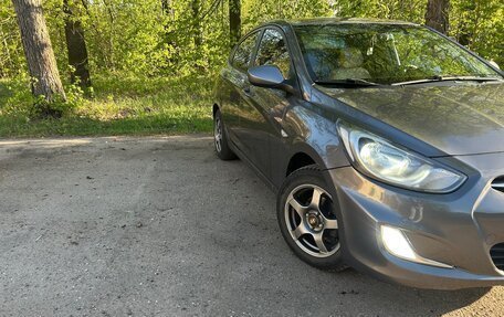 Hyundai Solaris II рестайлинг, 2011 год, 650 000 рублей, 4 фотография