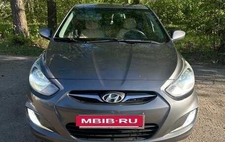 Hyundai Solaris II рестайлинг, 2011 год, 650 000 рублей, 8 фотография