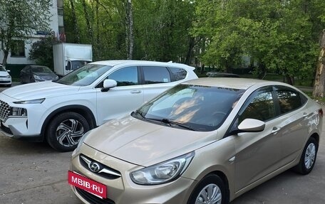 Hyundai Solaris II рестайлинг, 2011 год, 665 000 рублей, 4 фотография
