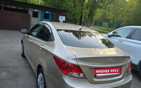Hyundai Solaris II рестайлинг, 2011 год, 665 000 рублей, 2 фотография