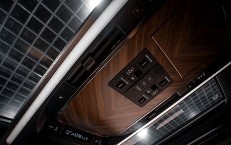 Lexus LM, 2024 год, 15 990 000 рублей, 15 фотография