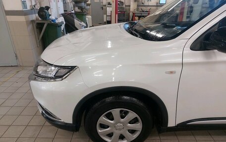 Mitsubishi Outlander III рестайлинг 3, 2018 год, 1 697 000 рублей, 3 фотография