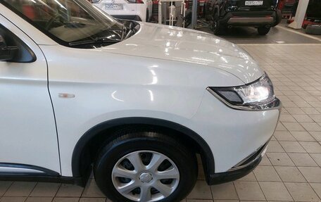 Mitsubishi Outlander III рестайлинг 3, 2018 год, 1 697 000 рублей, 17 фотография