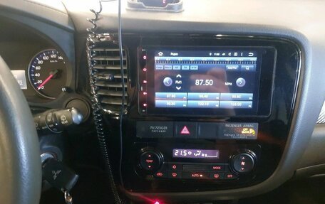 Mitsubishi Outlander III рестайлинг 3, 2018 год, 1 697 000 рублей, 22 фотография