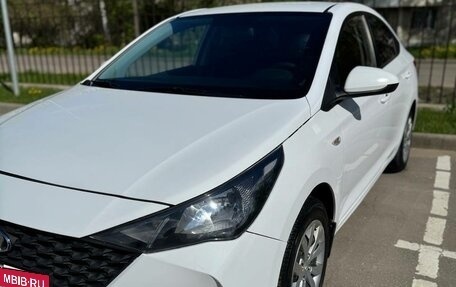 Hyundai Solaris II рестайлинг, 2021 год, 1 519 000 рублей, 2 фотография