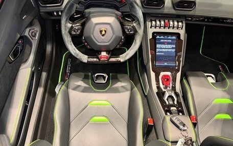 Lamborghini Huracán, 2020 год, 31 000 000 рублей, 9 фотография