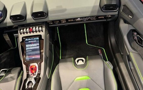 Lamborghini Huracán, 2020 год, 31 000 000 рублей, 10 фотография